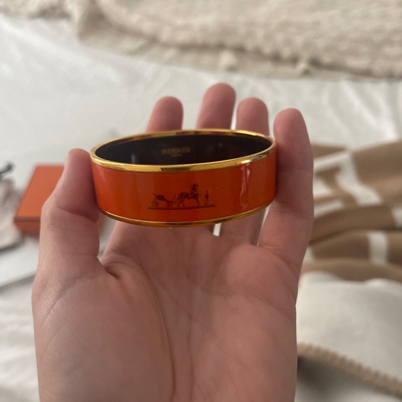 Hermès Caleche Orange Enamel Gold Plated Bangle Bracelet - Picture 6 of 12
